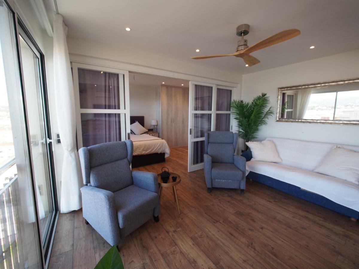 Seafront Apartment In パラモス エクステリア 写真