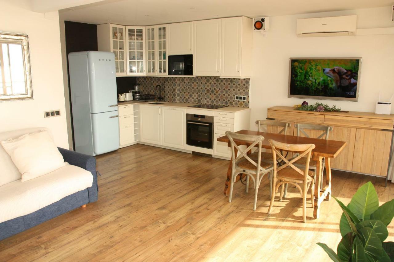 Seafront Apartment In パラモス エクステリア 写真