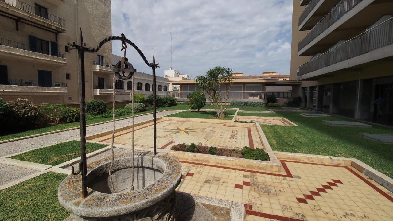 Seafront Apartment In パラモス エクステリア 写真